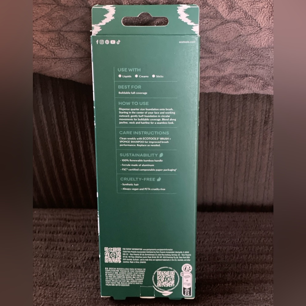 Makeup Brush, Wonder Cover Complexion Brush — EcoTools - Picture 6 of 15